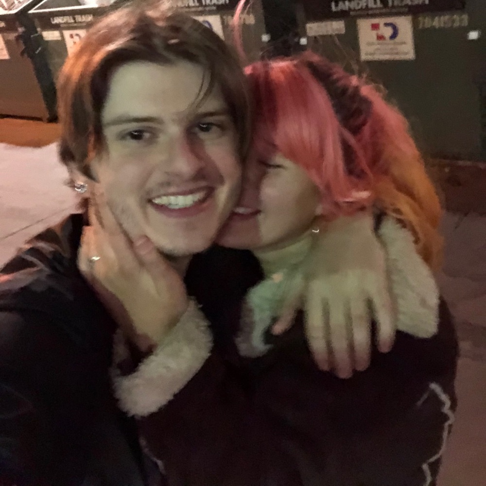 Meet your Posher, Hali